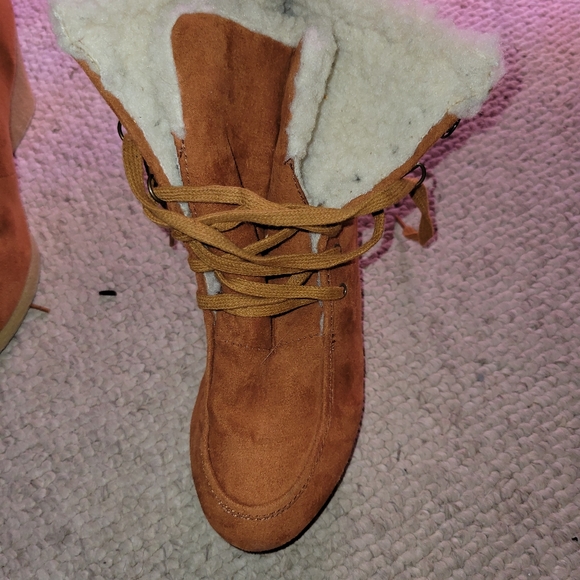 Divided wedged boots - Picture 2 of 6